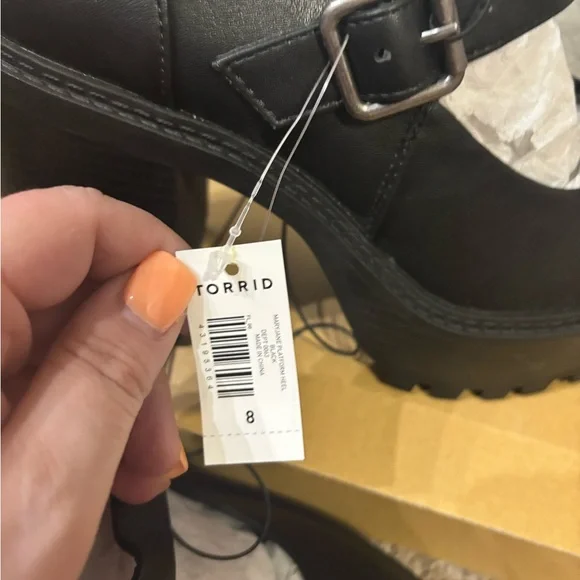 Torrid Black Platform Mary Jane Shoes - Picture 3 of 3